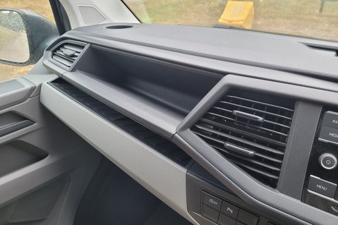 Volkswagen Transporter T6.1 T28 TDI P/V HIGHLINE 36