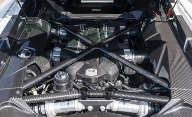 Lamborghini Aventador LP700-4 Roadster 35