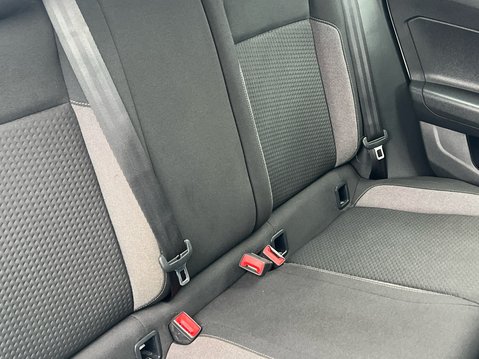 Volkswagen Polo LIFE TSI 38