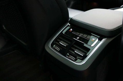 Volvo XC90 2.0 XC90 + B5 MHEV AWD Auto 4WD 5dr 30