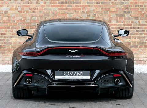 Aston Martin V8 Vantage 5