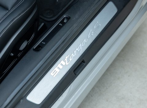 Porsche 911 Targa 4S (992) 28