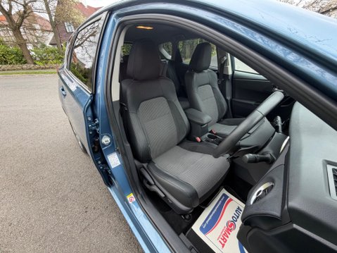 Toyota Auris 1.2 VVT-i Excel CVT Euro 6 (s/s) 5dr (Safety Sense) 4