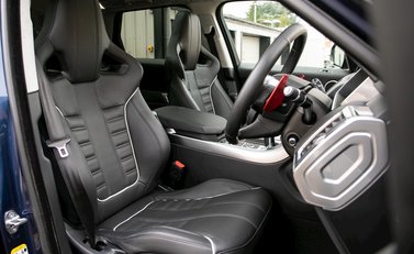 Land Rover Range Rover Sport 5.0 SVR 12