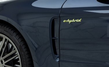 Porsche Panamera Turbo S E-Hybrid Sport Turismo 25