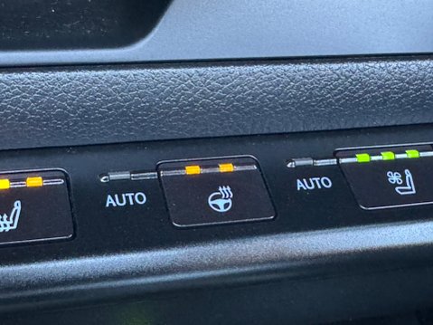 Lexus Ux 2.0 250h F Sport (Premium Plus) E-CVT E-FOUR Euro 6 (s/s) 5dr (Sunroof) 44