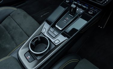 Porsche 911 Targa 4 GTS (992) 28