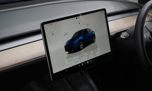 Tesla Model Y LONG RANGE AWD Battery SOH 90% Deep Metallic Blue One Owner VAT Qualifying 14