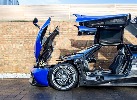Pagani Huayra 38