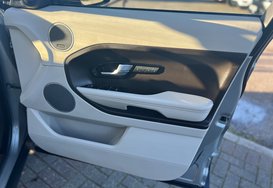 Land Rover Range Rover Evoque 2.2 SD4 PRESTIGE AUTO 27