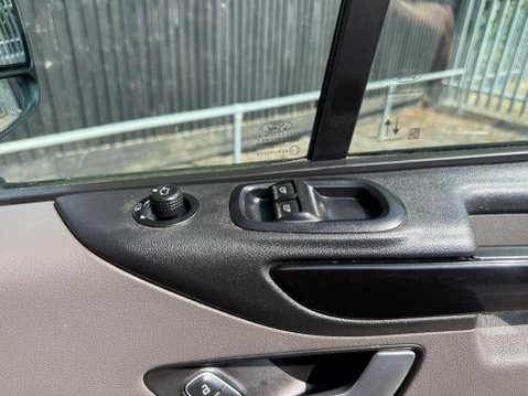 Ford Transit Custom 280 LIMITED P/V ECOBLUE 29