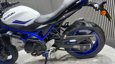 Suzuki SV650 2020 ONLY 8K SERVICED LONG MOT WARRANTY A2 NAKED BIKE 31