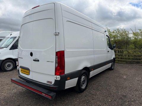 Mercedes-Benz Sprinter 2.0 315 CDI Progressive RWD L2 H2 Euro 6 (s/s) 5dr 7
