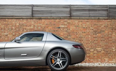 Mercedes-Benz SLS AMG 27
