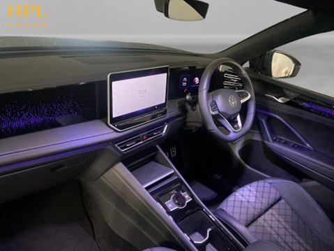 Volkswagen Tiguan 1.5 TSI eHybrid 19.7kWh R-Line SUV 5dr Petrol Plug-in Hybrid DSG Euro 6 (s/ 14