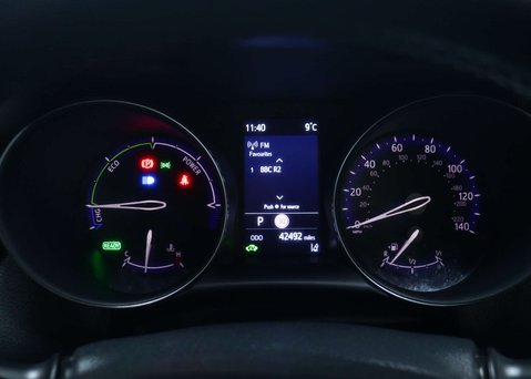 Toyota C-HR 1.8 VVT-h GPF Icon SUV 5dr Petrol Hybrid CVT Euro 6 (s/s) (122 ps) 18