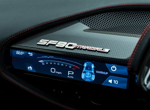 Ferrari SF90 Stradale 16