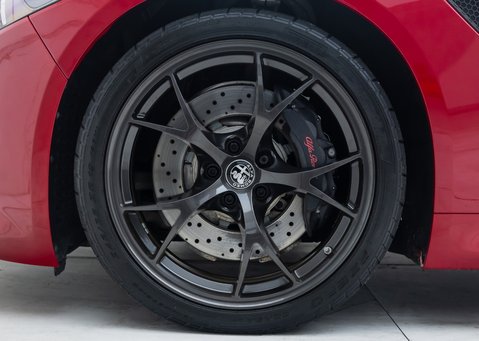 Alfa Romeo Giulia QUADRIFOGLIO 