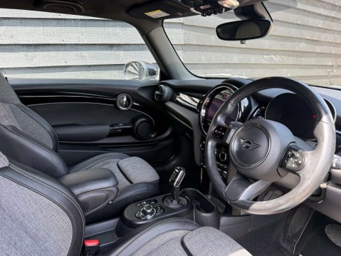Mini Hatch Cooper S Electric Level 2 3dr 28