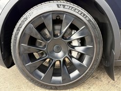 Tesla Model Y (Dual Motor) Long Range SUV 5dr Electric Auto 4WDE (384 bhp) 17