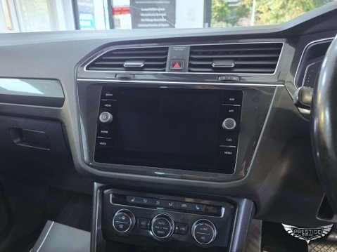 Volkswagen Tiguan 2.0 TDI SEL DSG Euro 6 (s/s) 5dr 34