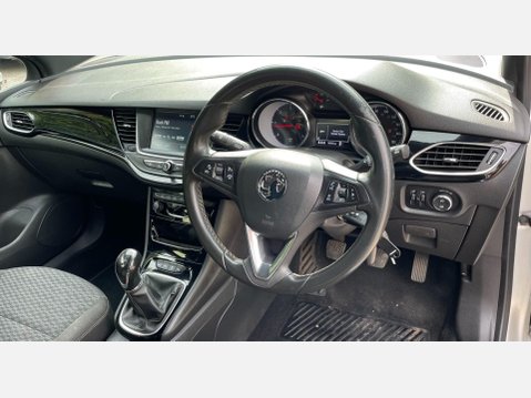 Vauxhall Astra 1.6 CDTi SRi Sports Tourer 5dr Diesel Manual Euro 6 (110 ps) 18