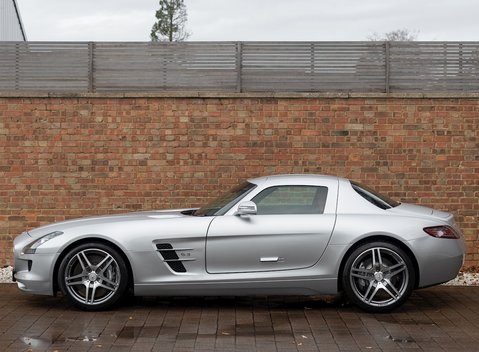 Mercedes-Benz SLS AMG 2