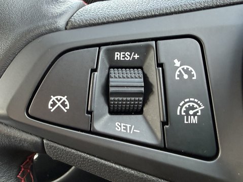 Vauxhall Corsa 1.4 SRi Nav 5dr 30