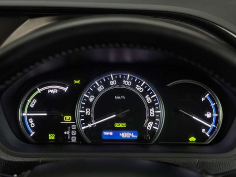 Toyota Esquire Hybrid 1.8 Hybrid Xi Edition 10
