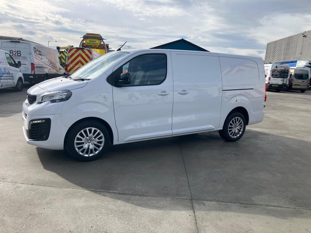 Peugeot Expert PEUGEOT EXPERT LONG DIESEL1000 1.5 Blue HDi 100 Asphalt Premium + Van 6