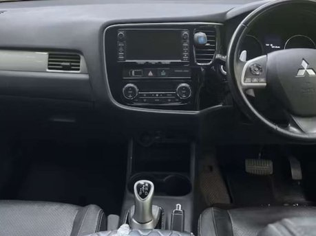 Mitsubishi Outlander 2.0h 12kWh GX4h SUV 5dr Petrol Plug-in Hybrid CVT 4WD Euro 5 (s/s) (200 ps) 7