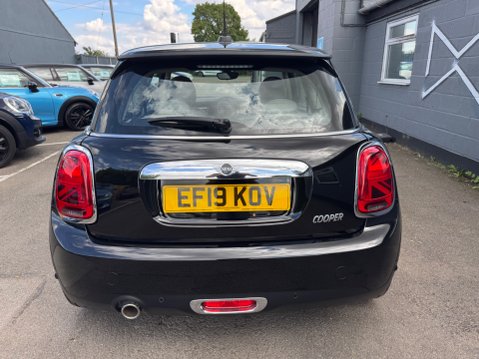 Mini Hatch COOPER EXCLUSIVE 4