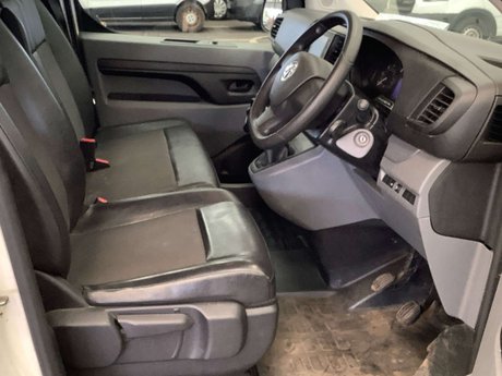 Vauxhall Vivaro 2.0 Vivaro 3100 Dynamic S/S 9