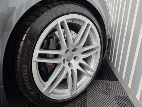 Audi RS4 4.2 Estate 5dr Petrol Manual quattro (326 g/km, 415 bhp) 24