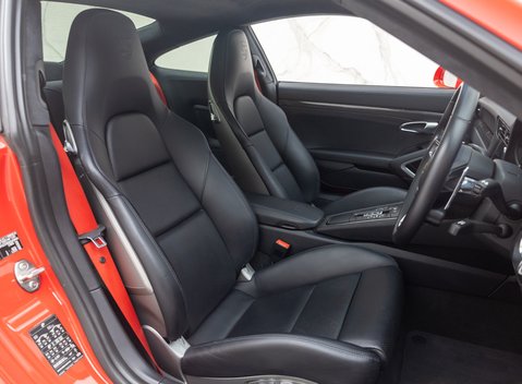 Porsche 911 Carrera 4 GTS (991.2) 14