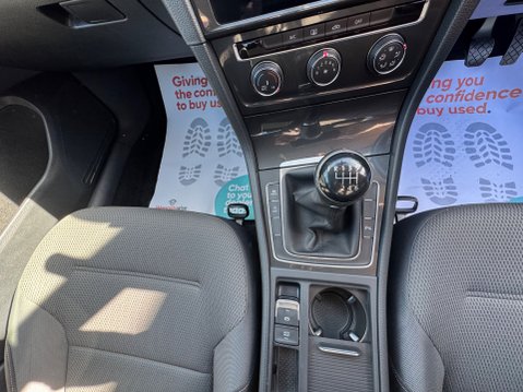 Volkswagen Golf SE TSI EVO 31