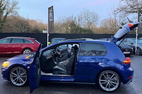 Volkswagen Golf R TSI DSG -DEMO +1 OWNER -AKRAPOVIC-EVERY EXTRA -PAN ROOF-PRO NAV-PRETORIAS 24