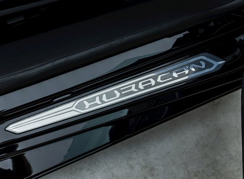 Lamborghini Huracan LP640-4 EVO 22