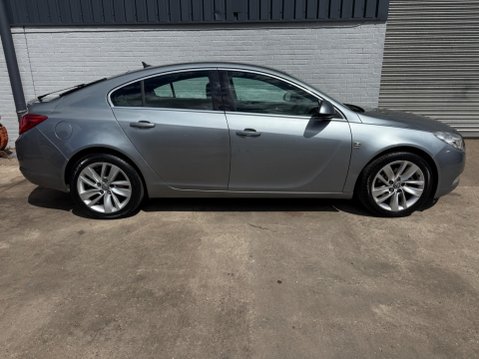 Vauxhall Insignia 2.0 CDTi SRi Nav Auto Euro 5 5dr 7