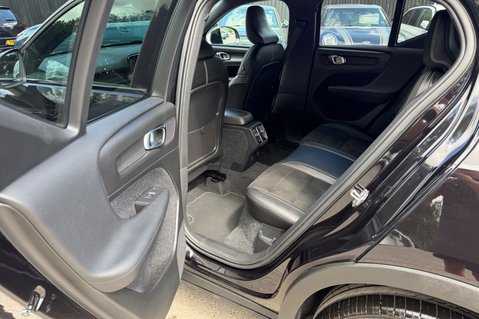 Volvo XC40 D4 R-DESIGN PRO AWD 21