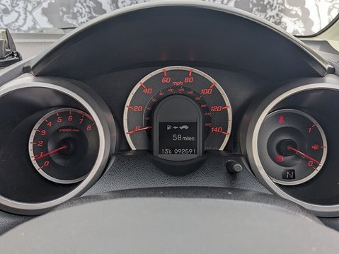 Honda Jazz I-VTEC ES I-SHIFT 28