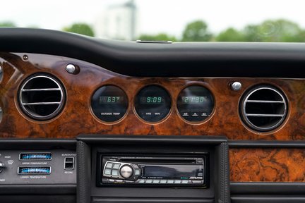 Rolls-Royce Corniche II Convertible 25