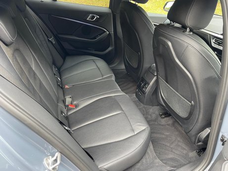 BMW 1 Series 1.5 118i M Sport Euro 6 (s/s) 5dr 26