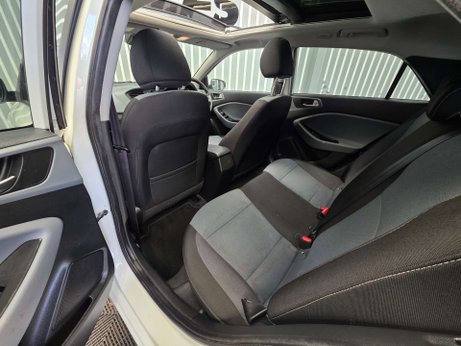Hyundai i20 1.2 Premium SE Hatchback 5dr Petrol Manual Euro 6 (84 ps) 18