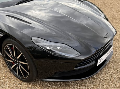 Aston Martin DB11 V8 22