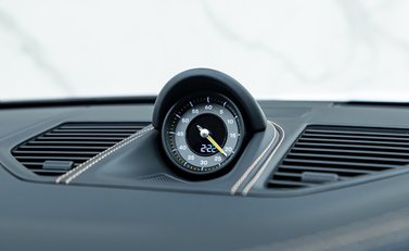 Porsche 911 GT3 TOURING (992.2) 23