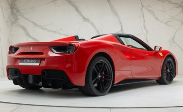 Ferrari 488 SPIDER 5