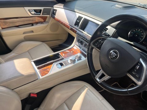 Jaguar XF 3.0d S V6 Portfolio Auto Euro 5 (s/s) 4dr 40