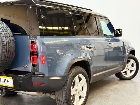 Land Rover Defender 3.0 D250 MHEV SE Hard Top SUV 5dr Diesel Auto 4WD MWB Euro 6 (s/s) (250 ps) 30