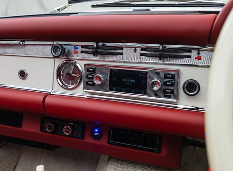 Mercedes-Benz 280 SL W113 Pagoda 31